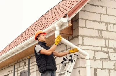 Pose et remplacement de gouttières à Sempesserre